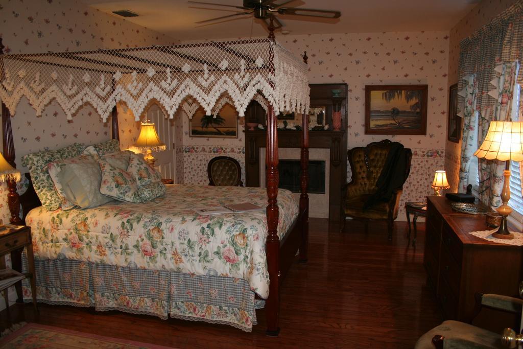 Heron Cay Lakeview Bed & Breakfast เมาท์ดอรา ภายนอก รูปภาพ