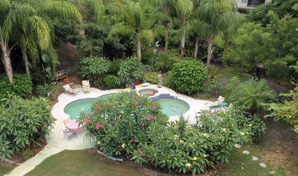 Heron Cay Lakeview Bed & Breakfast เมาท์ดอรา ภายนอก รูปภาพ