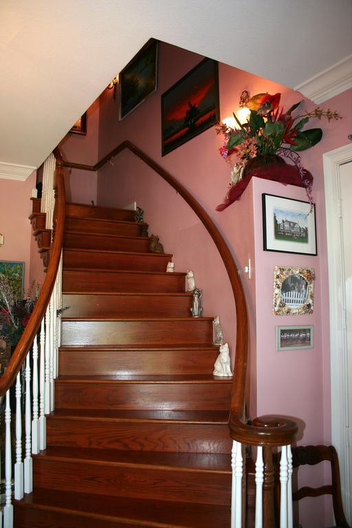 Heron Cay Lakeview Bed & Breakfast เมาท์ดอรา ภายนอก รูปภาพ